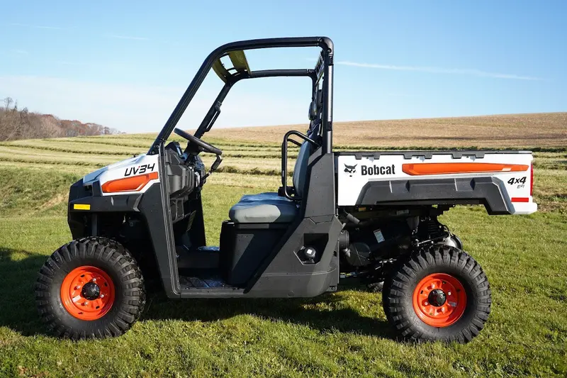 Bobcat Uv34 Gas-Powered Skid-Steer Loader 1