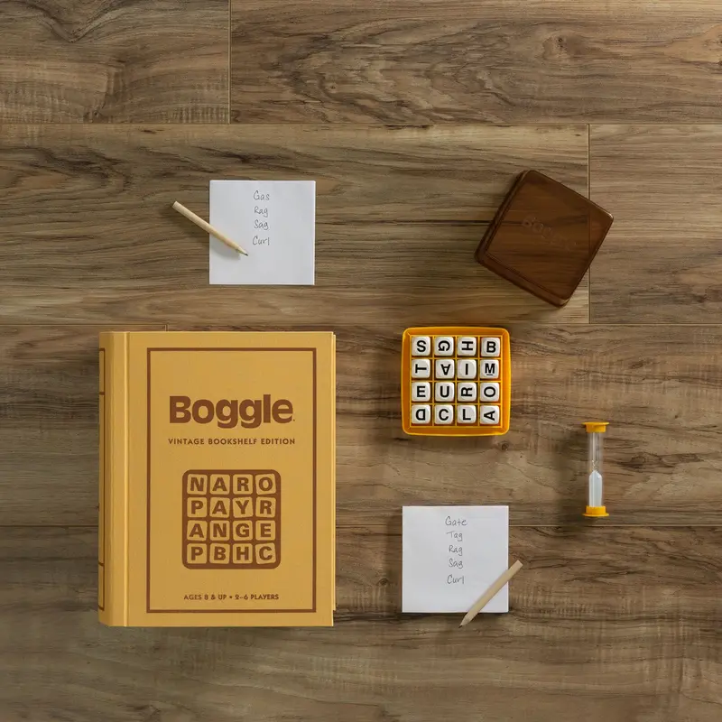 Boggle Timeless Bookshelf Edition Vintage Word Game 1