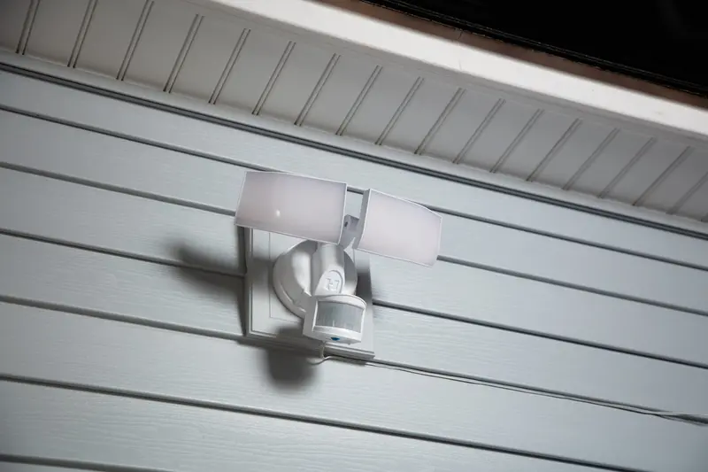 Dual-Head Solar Security Light – 1800 Lumens, Motion-Activated & Adjustable 1