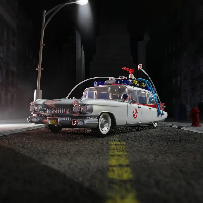 Ghostbusters Plasma Series Ecto-1 Replica Vehicle (1984 Film Edition) 1