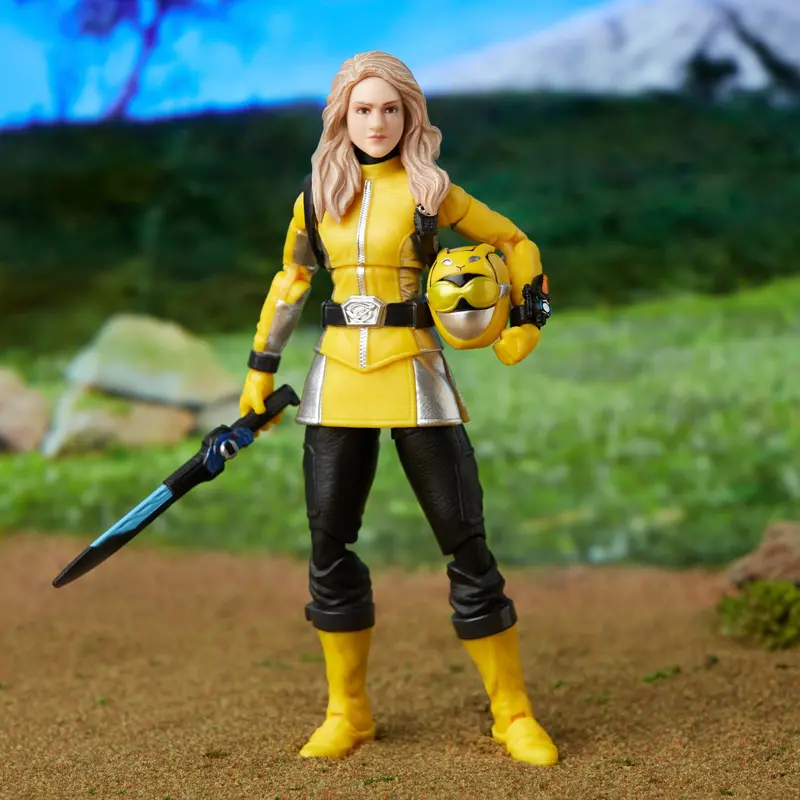 Lightning Collection Power Rangers Beast Morphers: Yellow Ranger Figure 1