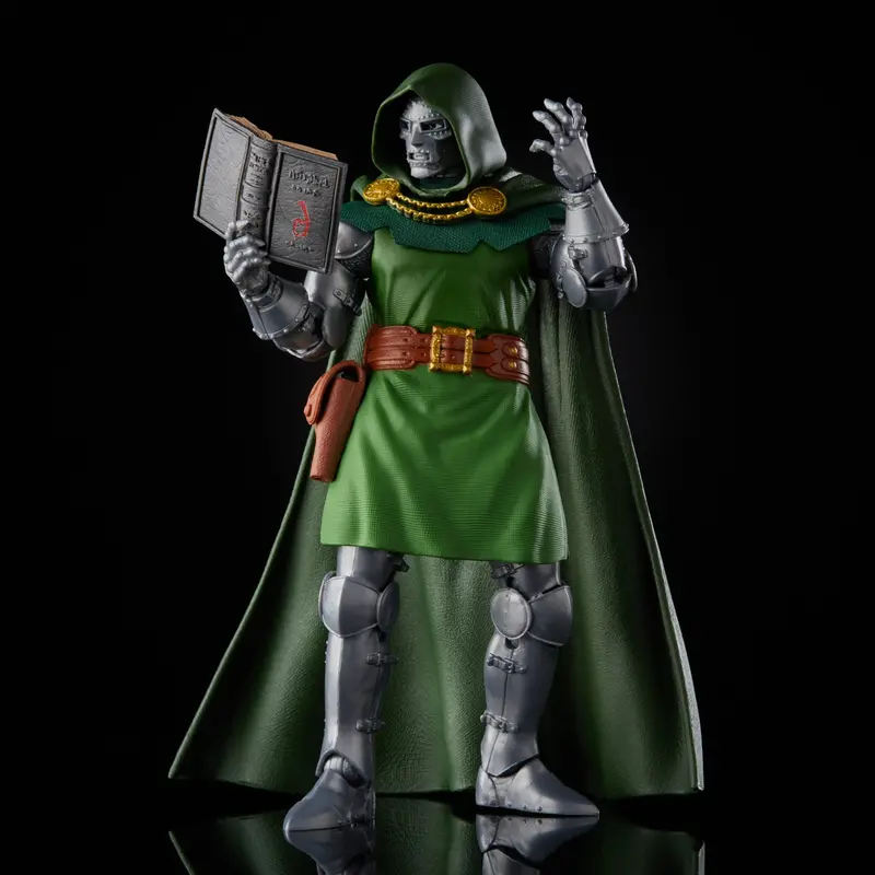 Marvel Retro Collection Doctor Doom – Nostalgic 3.75-Inch Figure 1