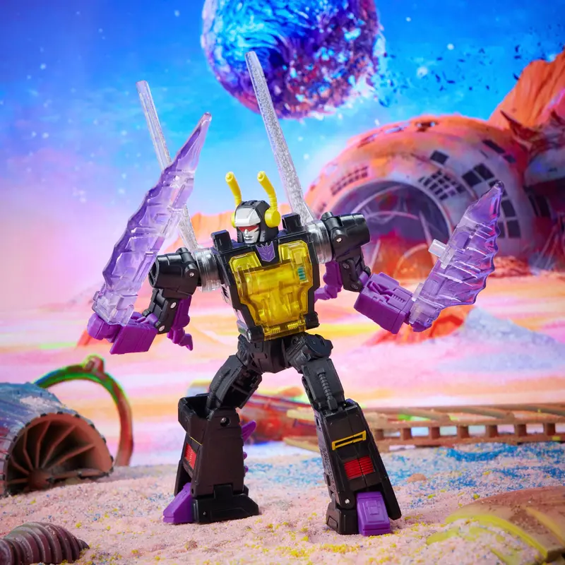 Transformers Generations Legacy Deluxe Class Kickback Figure 1